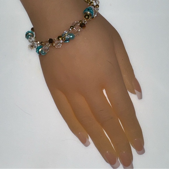 Ice Blue Crystal &  Pearl Twisted Beaded Bracelet - Picture 2 of 6